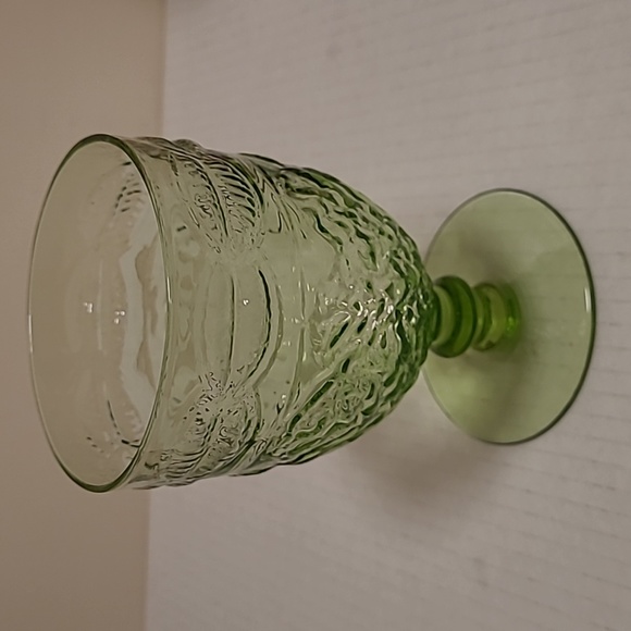 Set of 4 Vintage Green Glasses - Picture 15 of 15